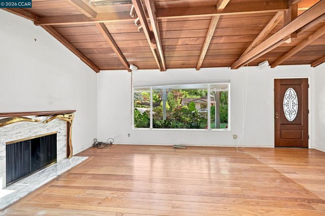 208 Ivy Dr, Orinda, CA 94563