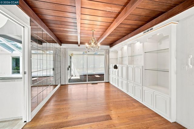 208 Ivy Dr, Orinda, CA 94563