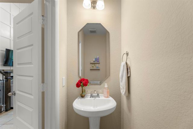 8622 Oakdale Bluff Court, Richmond, TX 77407