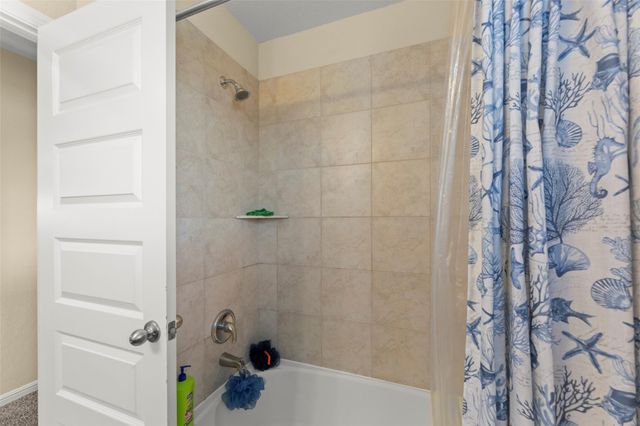 8622 Oakdale Bluff Court, Richmond, TX 77407