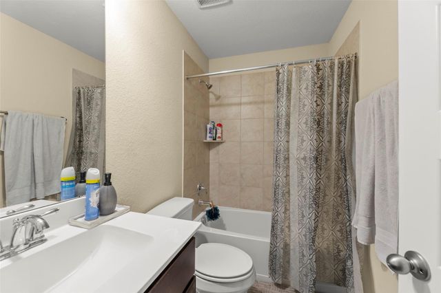 8622 Oakdale Bluff Court, Richmond, TX 77407