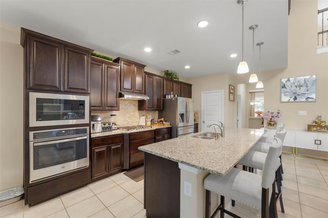 8622 Oakdale Bluff Court, Richmond, TX 77407