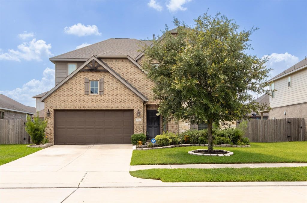 8622 Oakdale Bluff Court, Richmond, TX 77407