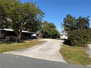 12060 Live Oak DR, Fort Myers, FL 33908