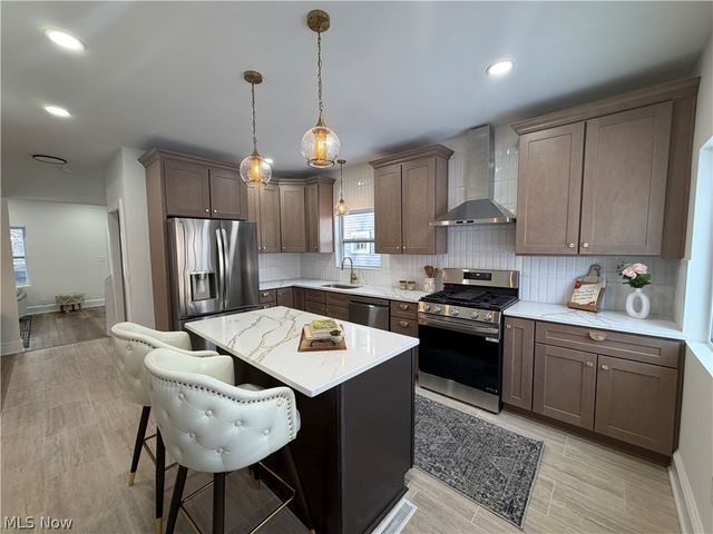 1255 Ethel Avenue, Lakewood, OH 44107