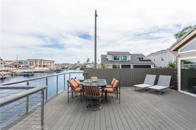 2144 Kingsbridge, Oxnard, CA 93035