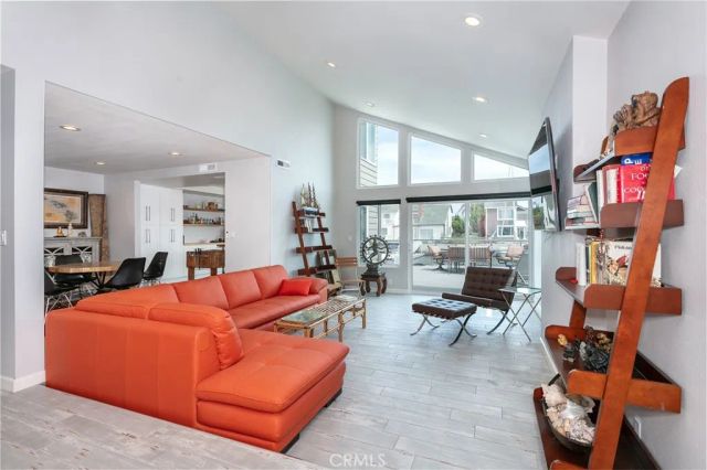 2144 Kingsbridge, Oxnard, CA 93035