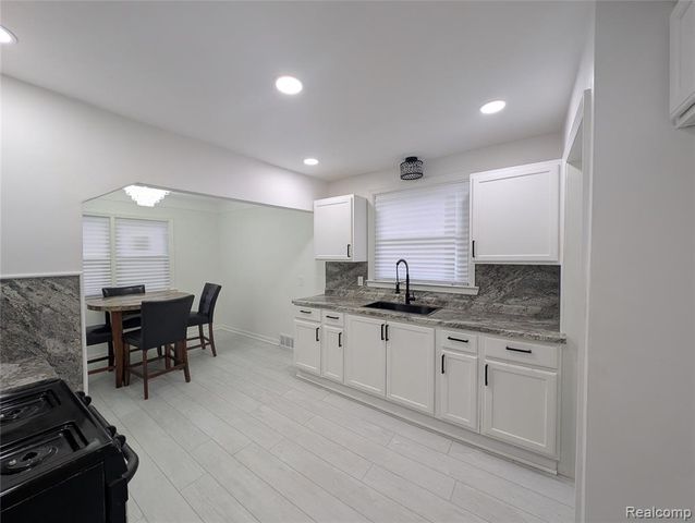 8459 Pierson Street, Detroit, MI 48228