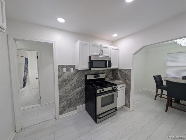 8459 Pierson Street, Detroit, MI 48228