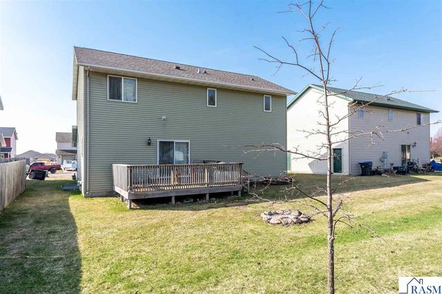 152 Savannah Court, Mankato, MN 56001