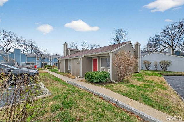 54 Breezy Knoll Lane, Lake St Louis, MO 63367
