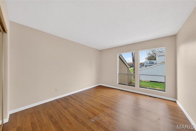 54 Breezy Knoll Lane, Lake St Louis, MO 63367