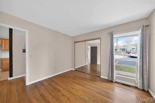 54 Breezy Knoll Lane, Lake St Louis, MO 63367