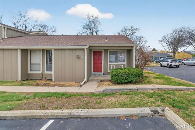 54 Breezy Knoll Lane, Lake St Louis, MO 63367