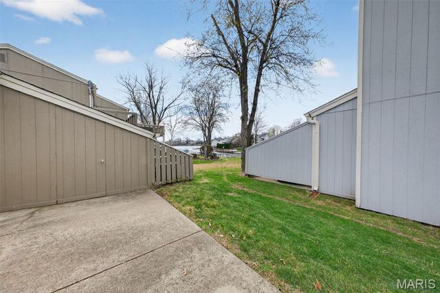 54 Breezy Knoll Lane, Lake St Louis, MO 63367