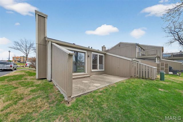 54 Breezy Knoll Lane, Lake St Louis, MO 63367