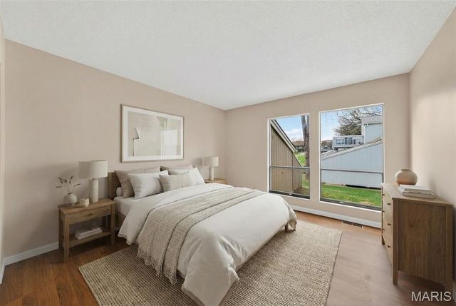 54 Breezy Knoll Lane, Lake St Louis, MO 63367