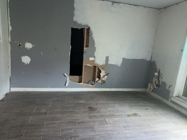 2506 Loch Lomond Street, Highlands, TX 77562