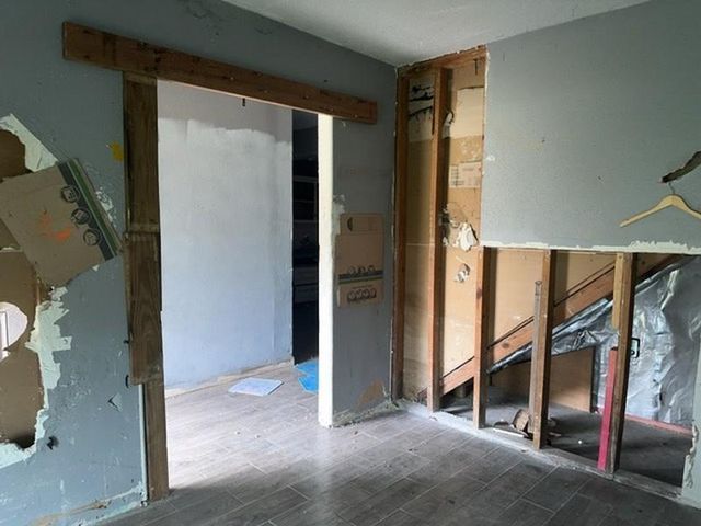 2506 Loch Lomond Street, Highlands, TX 77562