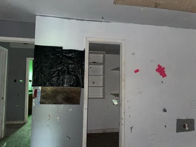 2506 Loch Lomond Street, Highlands, TX 77562