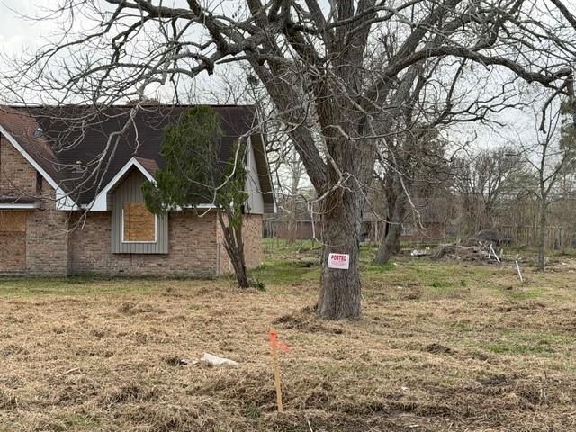 2506 Loch Lomond Street, Highlands, TX 77562