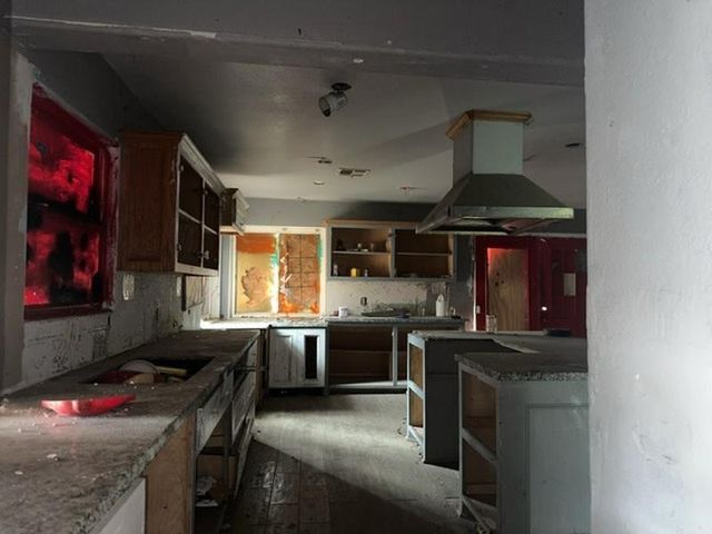 2506 Loch Lomond Street, Highlands, TX 77562