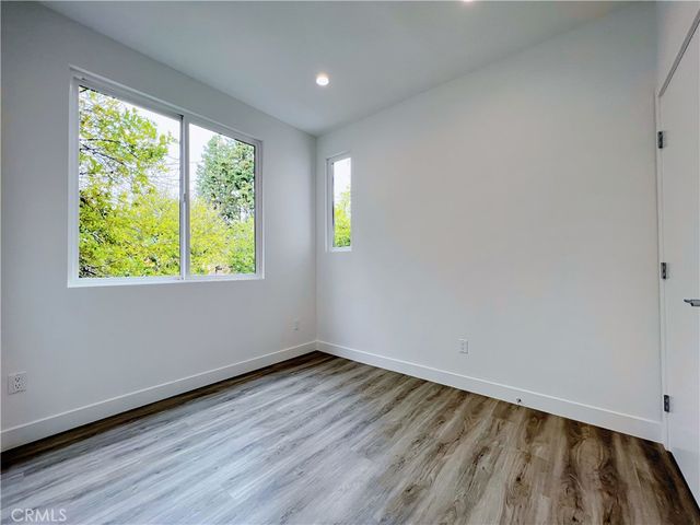 95 HARKNESS Avenue, Pasadena, CA 91106