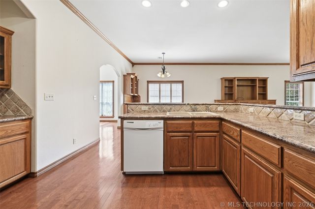 128 New Haven Street, Catoosa, OK 74015