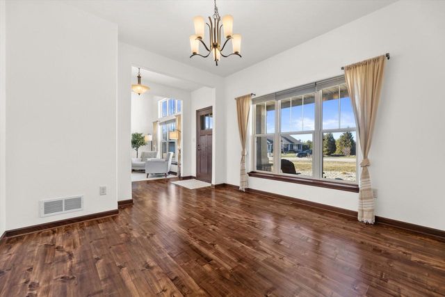 W222S3988 Timm DRIVE, Waukesha, WI 53189