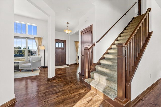 W222S3988 Timm DRIVE, Waukesha, WI 53189