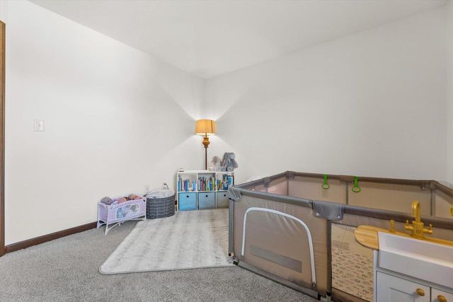 W222S3988 Timm DRIVE, Waukesha, WI 53189