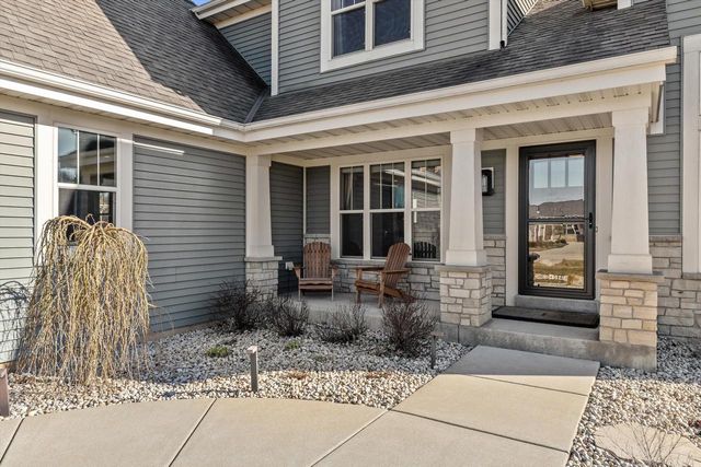 W222S3988 Timm DRIVE, Waukesha, WI 53189