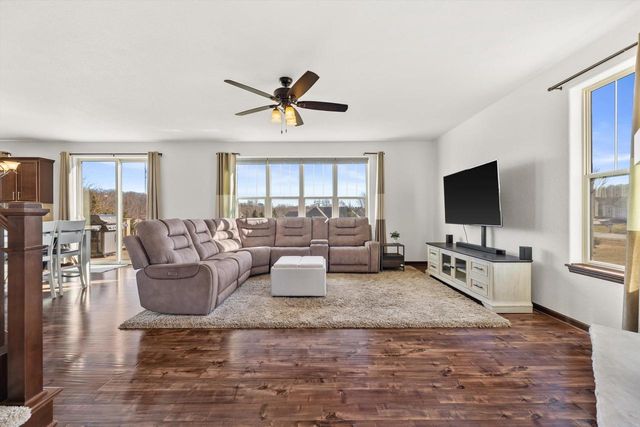 W222S3988 Timm DRIVE, Waukesha, WI 53189