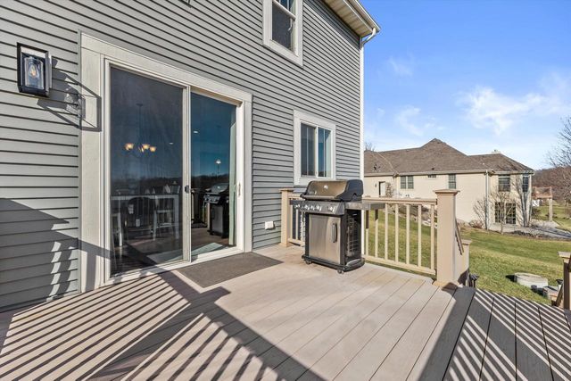 W222S3988 Timm DRIVE, Waukesha, WI 53189