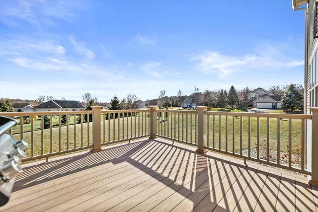 W222S3988 Timm DRIVE, Waukesha, WI 53189