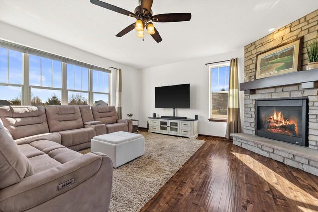 W222S3988 Timm DRIVE, Waukesha, WI 53189