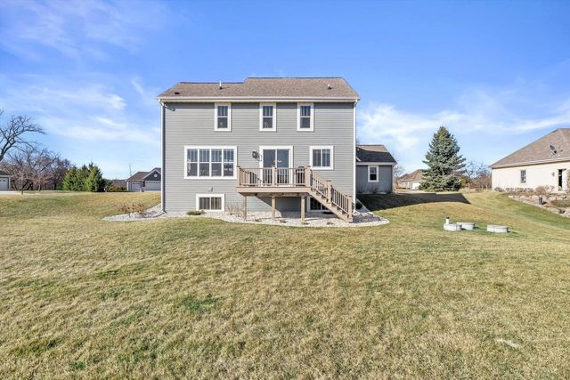 W222S3988 Timm DRIVE, Waukesha, WI 53189