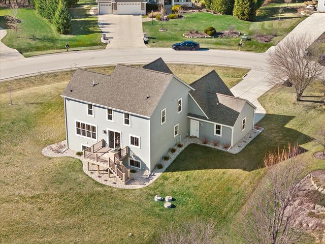 W222S3988 Timm DRIVE, Waukesha, WI 53189