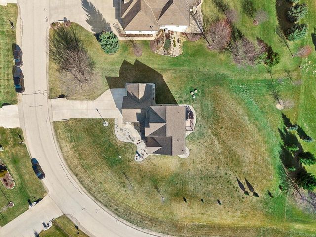 W222S3988 Timm DRIVE, Waukesha, WI 53189