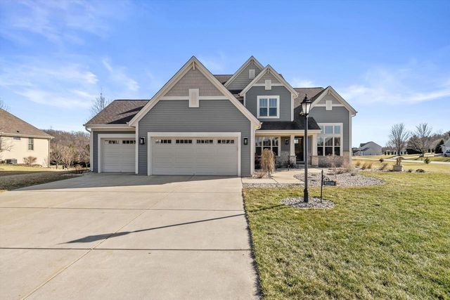 W222S3988 Timm DRIVE, Waukesha, WI 53189