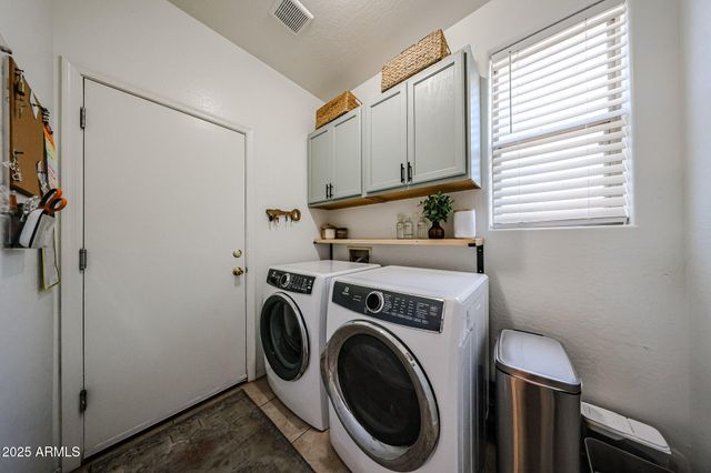 1337 E THOMPSON Way, Chandler, AZ 85286