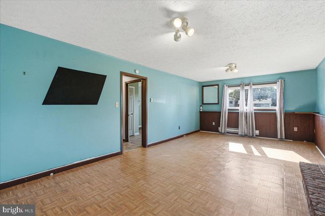 109 WYTHE AVE, Stephens City, VA 22655