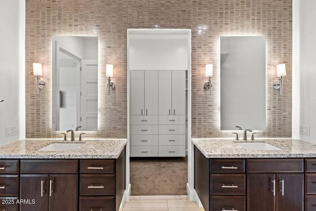 6166 N Scottsdale Road B2008, Paradise Valley, AZ 85253