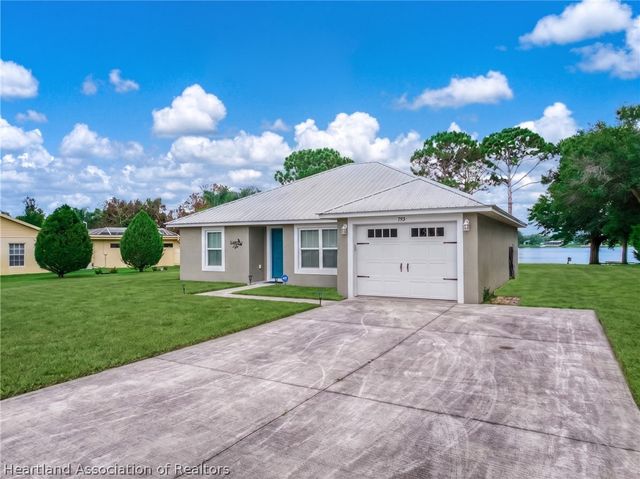 793 Lake August Drive, Lake Placid, FL 33852