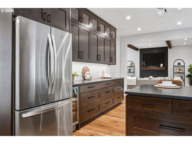 10215 Sw SNOWGOOSE Pl, Beaverton, OR 97007