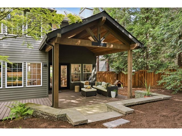 10215 Sw SNOWGOOSE Pl, Beaverton, OR 97007