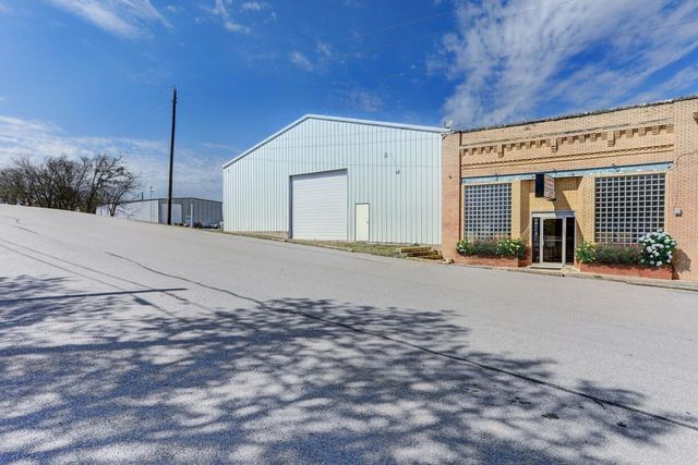 116 Hoxie ST, Coupland, TX 78615