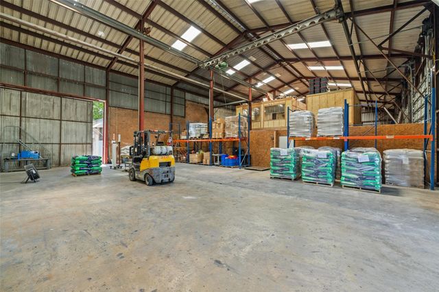 116 Hoxie ST, Coupland, TX 78615