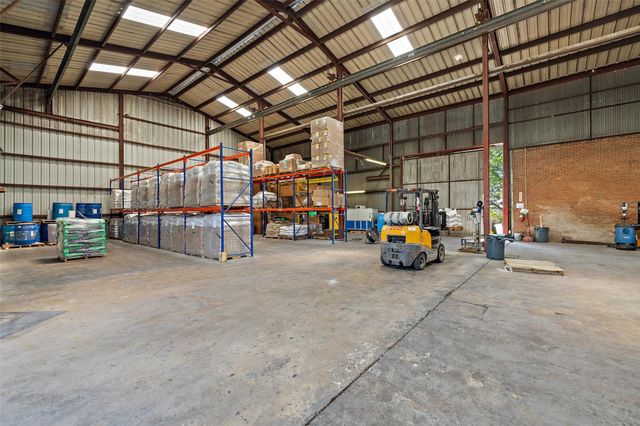 116 Hoxie ST, Coupland, TX 78615