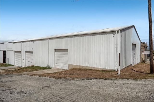 116 Hoxie ST, Coupland, TX 78615